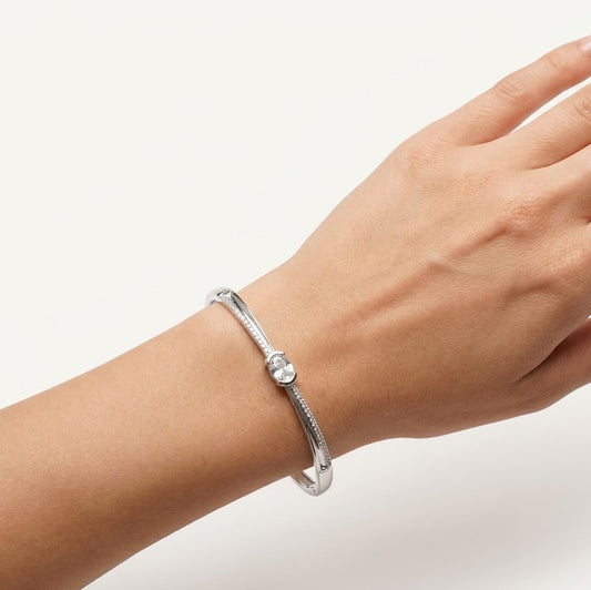 Elegant Silver Oval-Cut Stone Bracelet