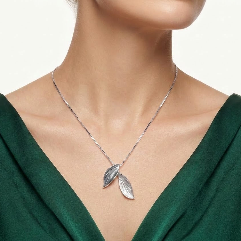 Silver Double Leaf Pendant Necklace – Nature-Inspired Jewellery