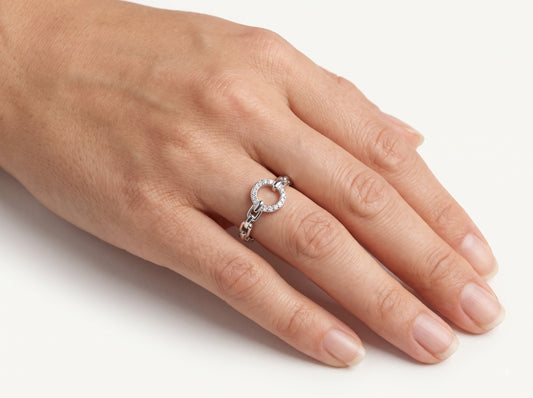Elegant Silver Circle Link Ring with Sparkling Stones for Women