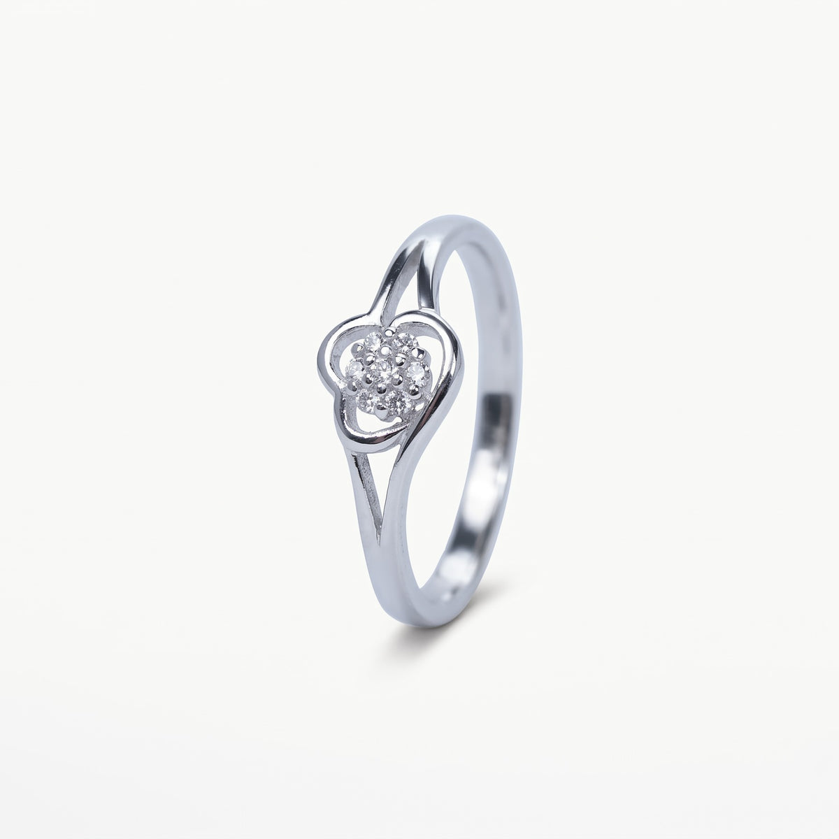 Elegant Silver Heart-Shaped Crystal Ring for Women
