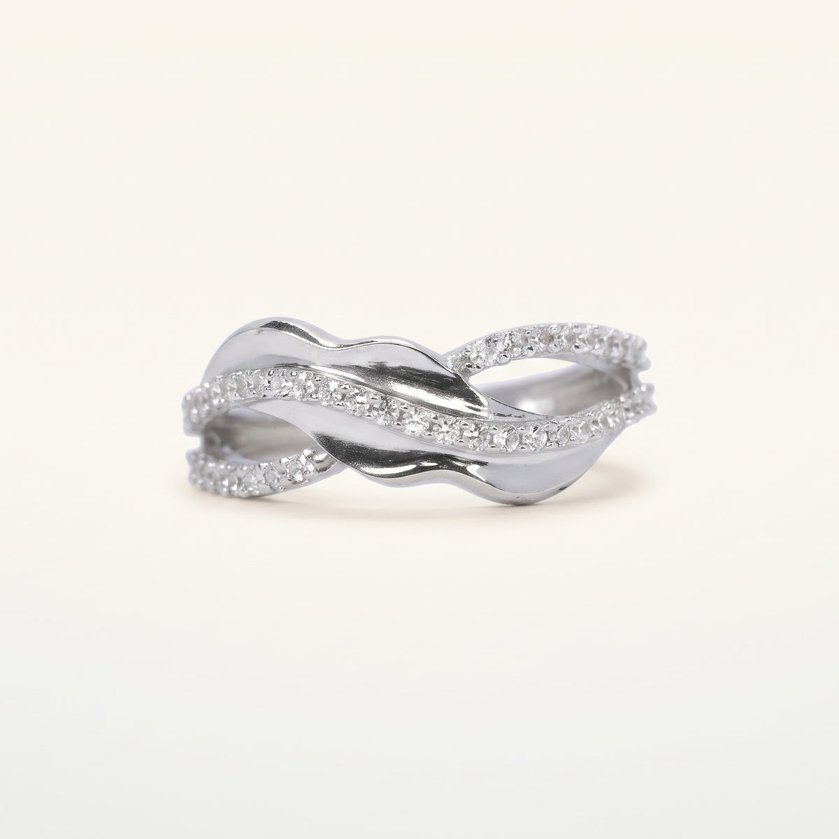 Elegant Twisted Crystal Ring with Sparkling Silver-Tone Band