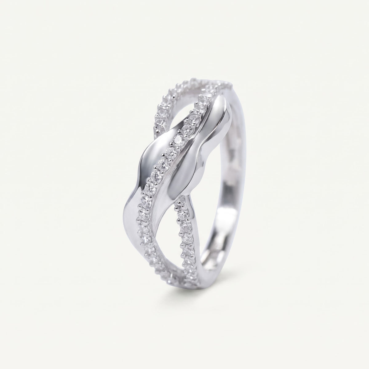 Elegant Twisted Crystal Ring with Sparkling Silver-Tone Band