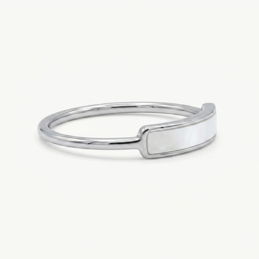 Elegant Silver Ring with Mother of Pearl Style Inlay