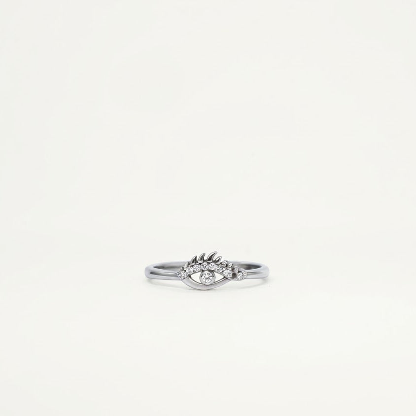 Elegant Halo-Leaf Crystal Ring with Sparkling Center Stone
