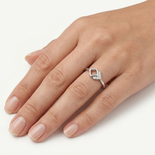 Elegant Silver Geometric Openwork Ring with Sparkling Detail