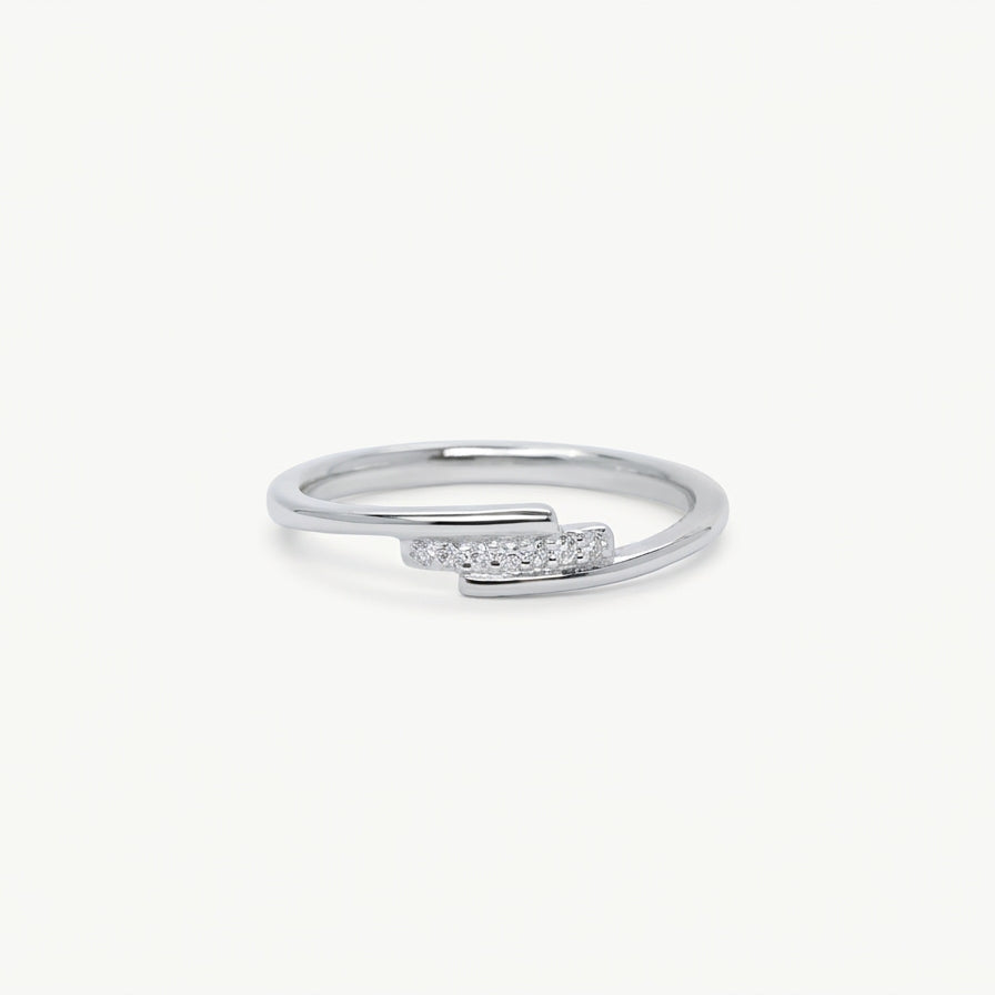 Elegant Silver Split Band Pave Ring with Sparkling Stones
