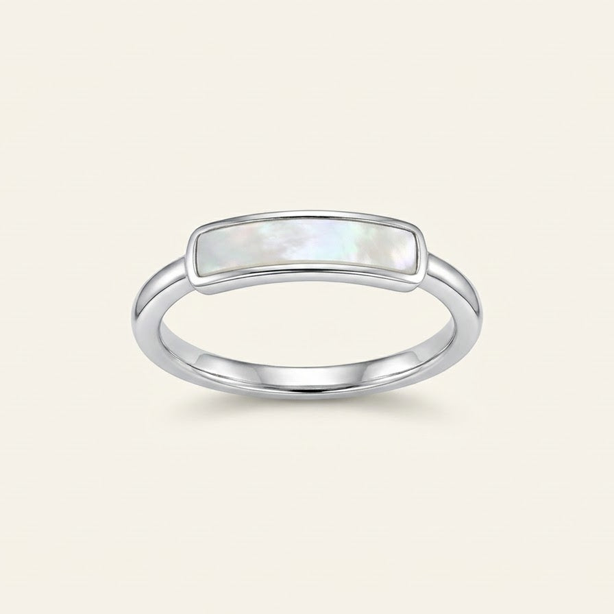 Elegant Silver Ring with Mother of Pearl Style Inlay