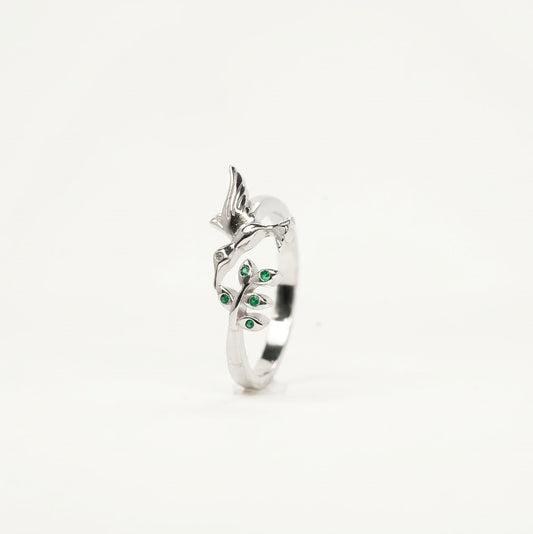 Elegant Silver Leaf Ring with Green Crystal Accents for Women
