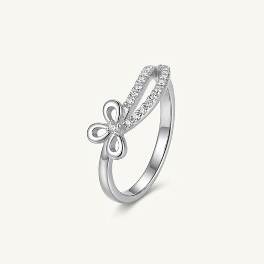 Elegant Silver Bow Ring with Sparkling Stone Accents