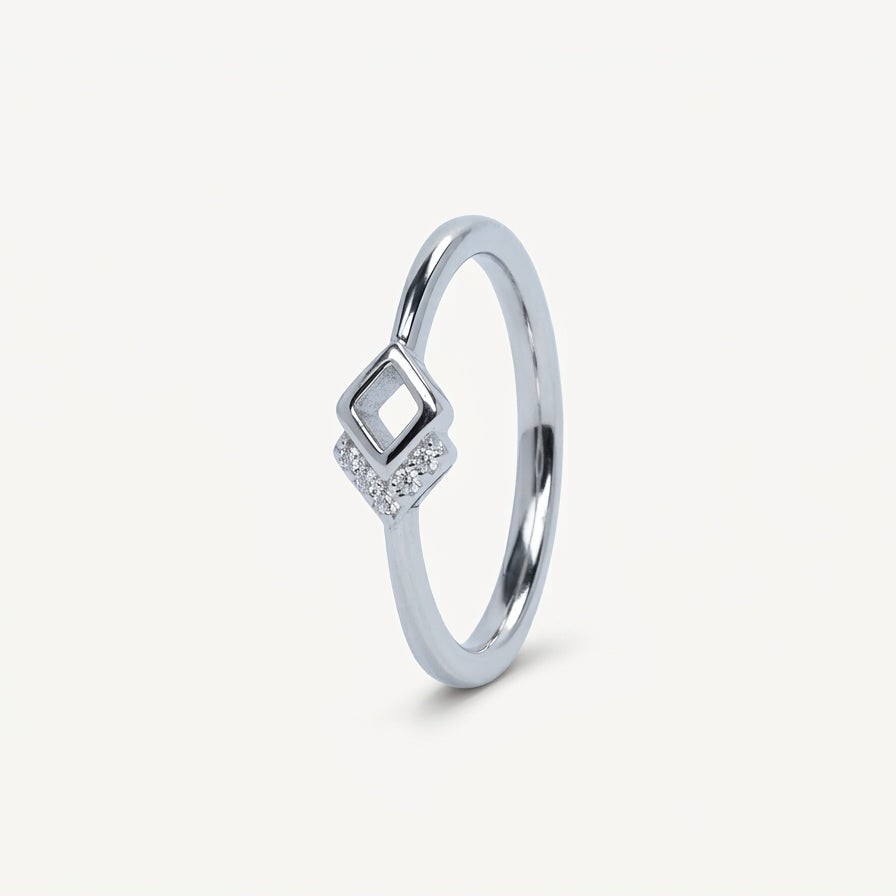 Elegant Silver Geometric Openwork Ring with Sparkling Detail