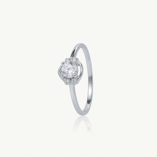 Elegant Round-Cut Halo Ring with Sparkling Crystal Accents