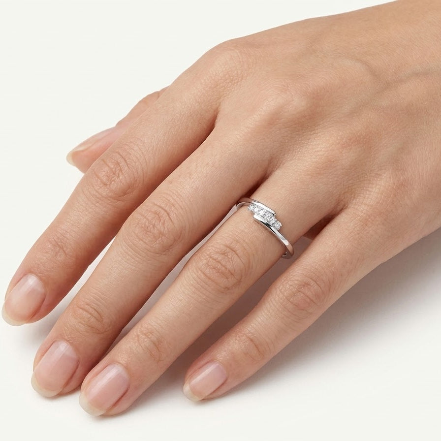 Elegant Silver Split Band Pave Ring with Sparkling Stones