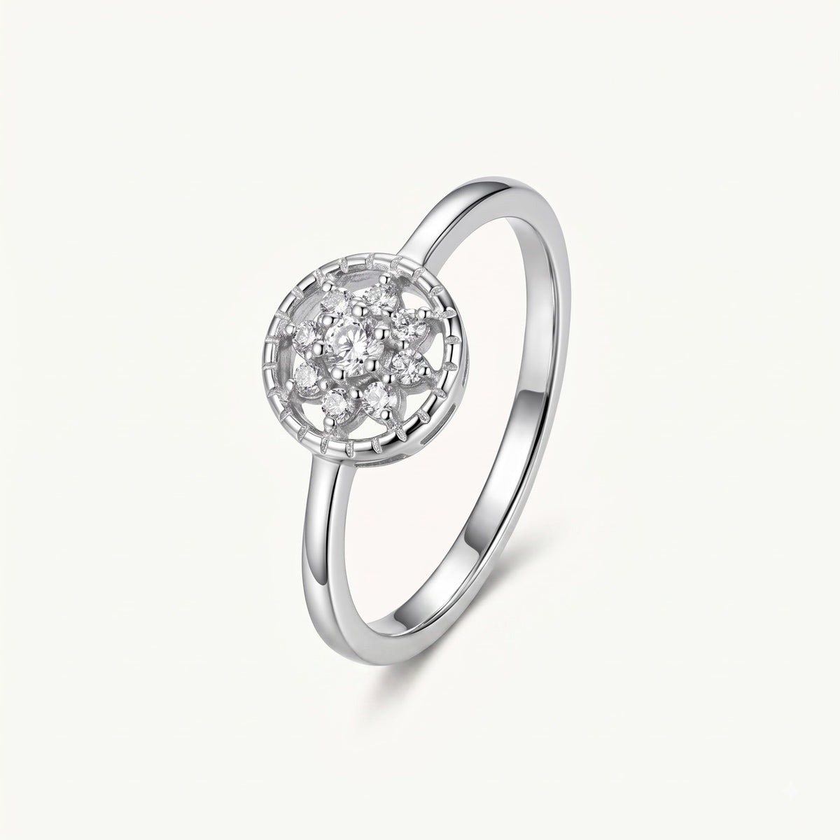Elegant Round Cluster Crystal Silver Ring with Sparkling Halo Design