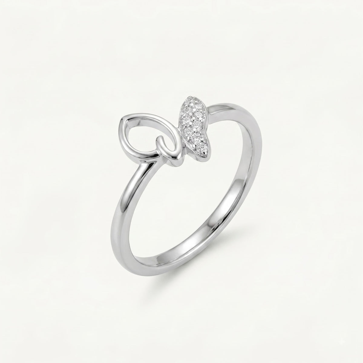 Elegant Silver Bow Pave Ring with Sparkling Detailing
