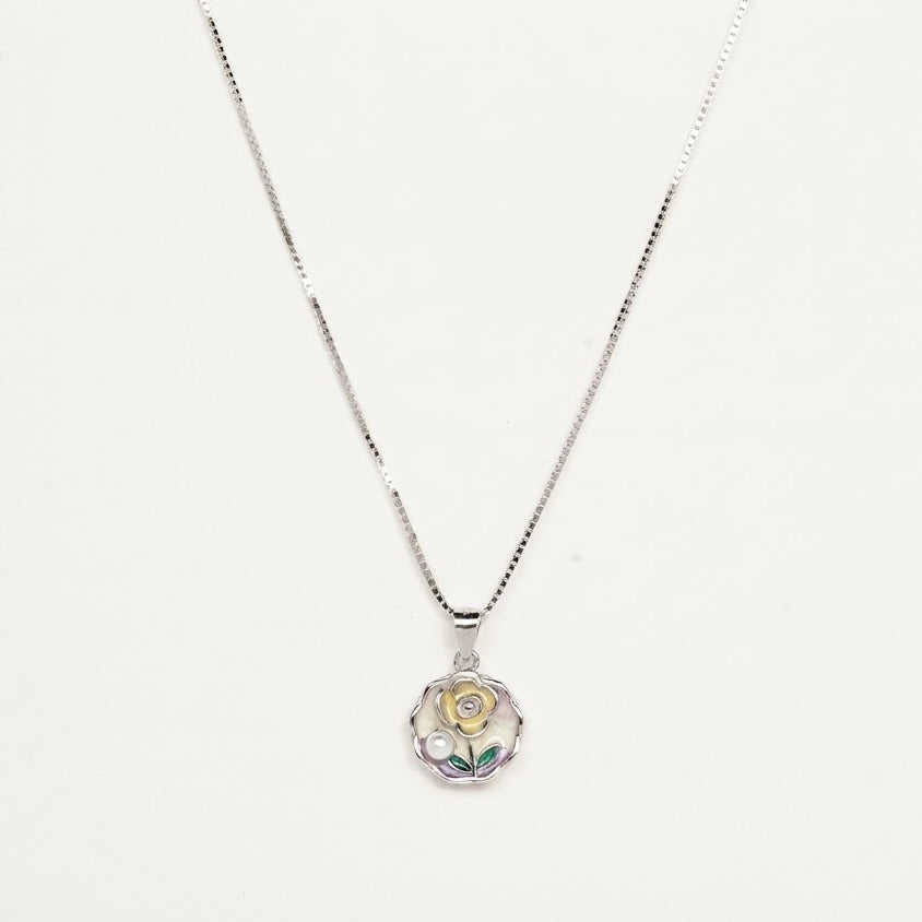 Floral Rose Pearl Pendant Necklace – Elegant Flower Jewellery
