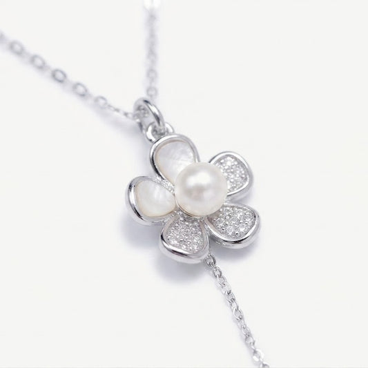 Elegant Flower Pearl Pendant Necklace – Silver Tone