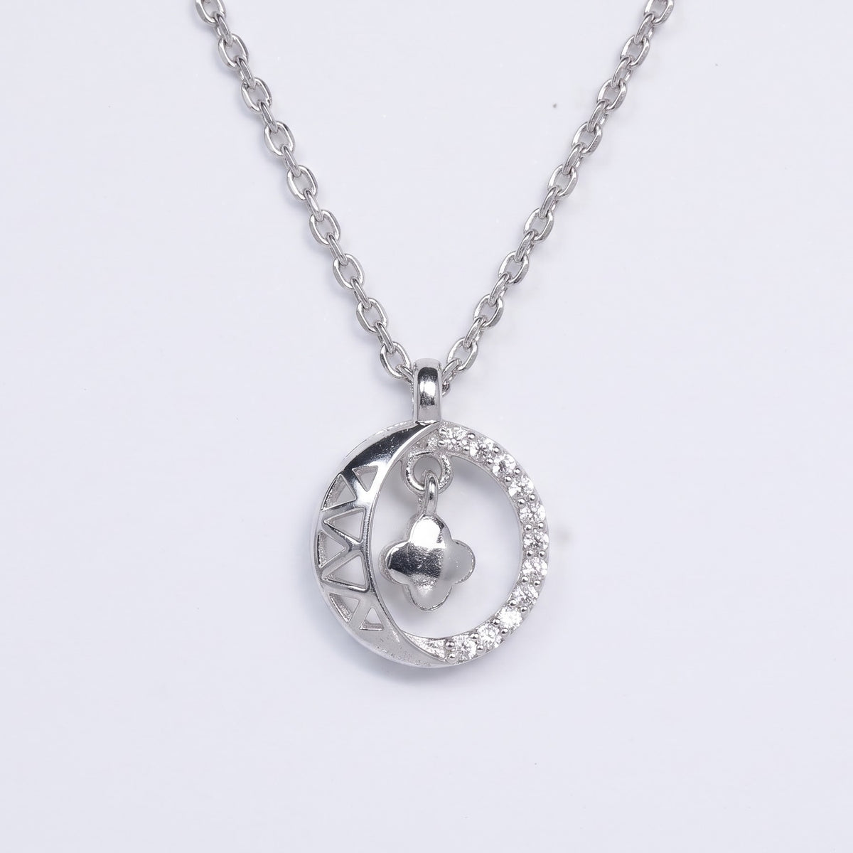 Silver Round Clover Pendant Necklace with Sparkling Stones