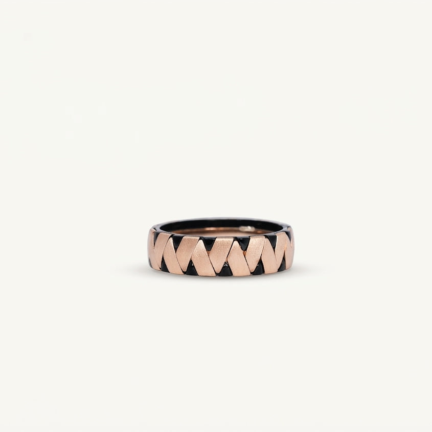 Black & Rose Gold Interlocking Chain Ring
