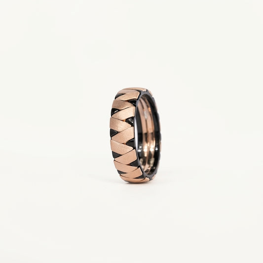 Black & Rose Gold Interlocking Chain Ring