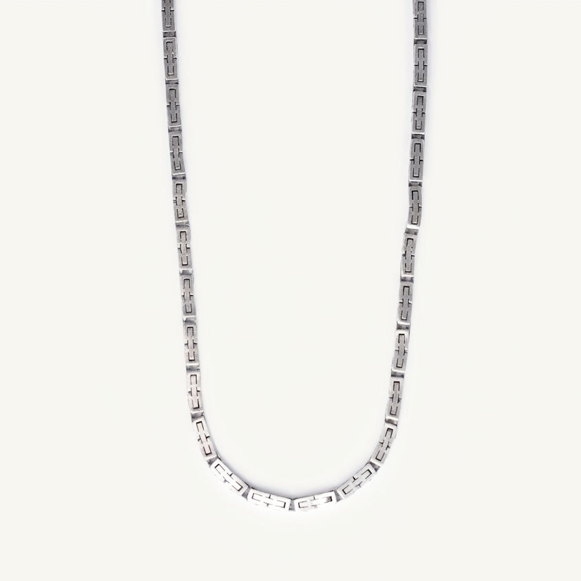 Silver Geometric Link Chain Necklace with Modern Rectangular Design