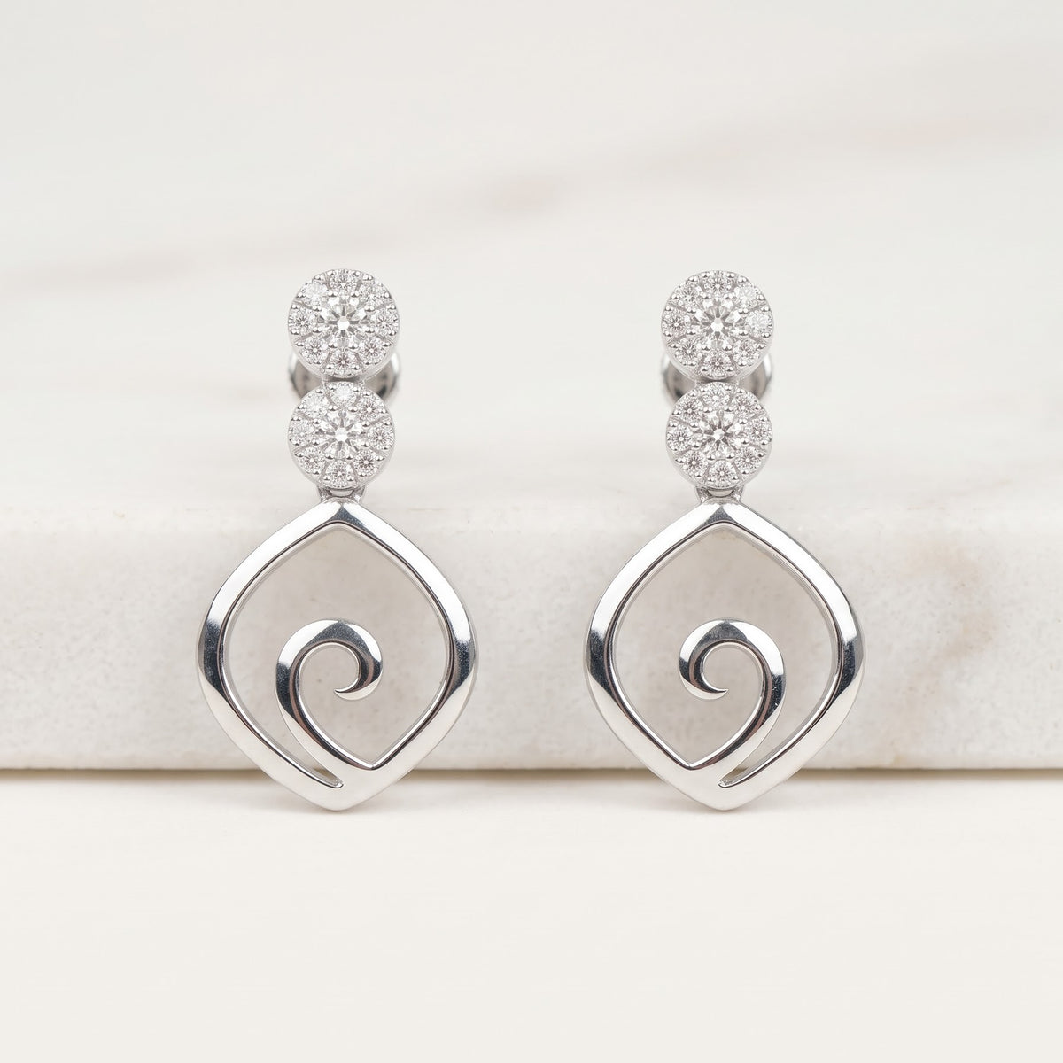 Silver Swirl Necklace & Earrings Set – Elegant Crystal Jewellery