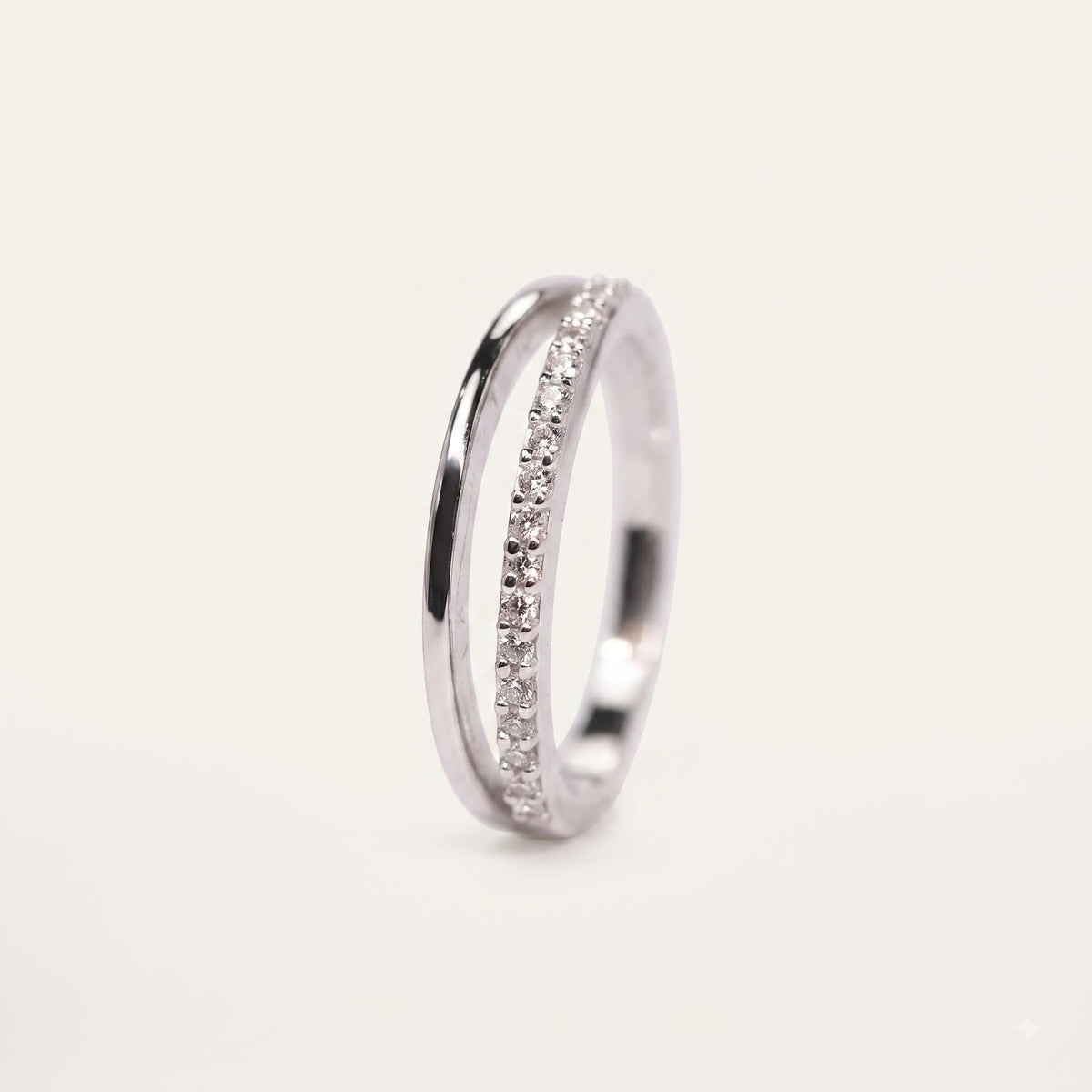 Elegant Silver Crystal Band Ring with Delicate Sparkling Detail