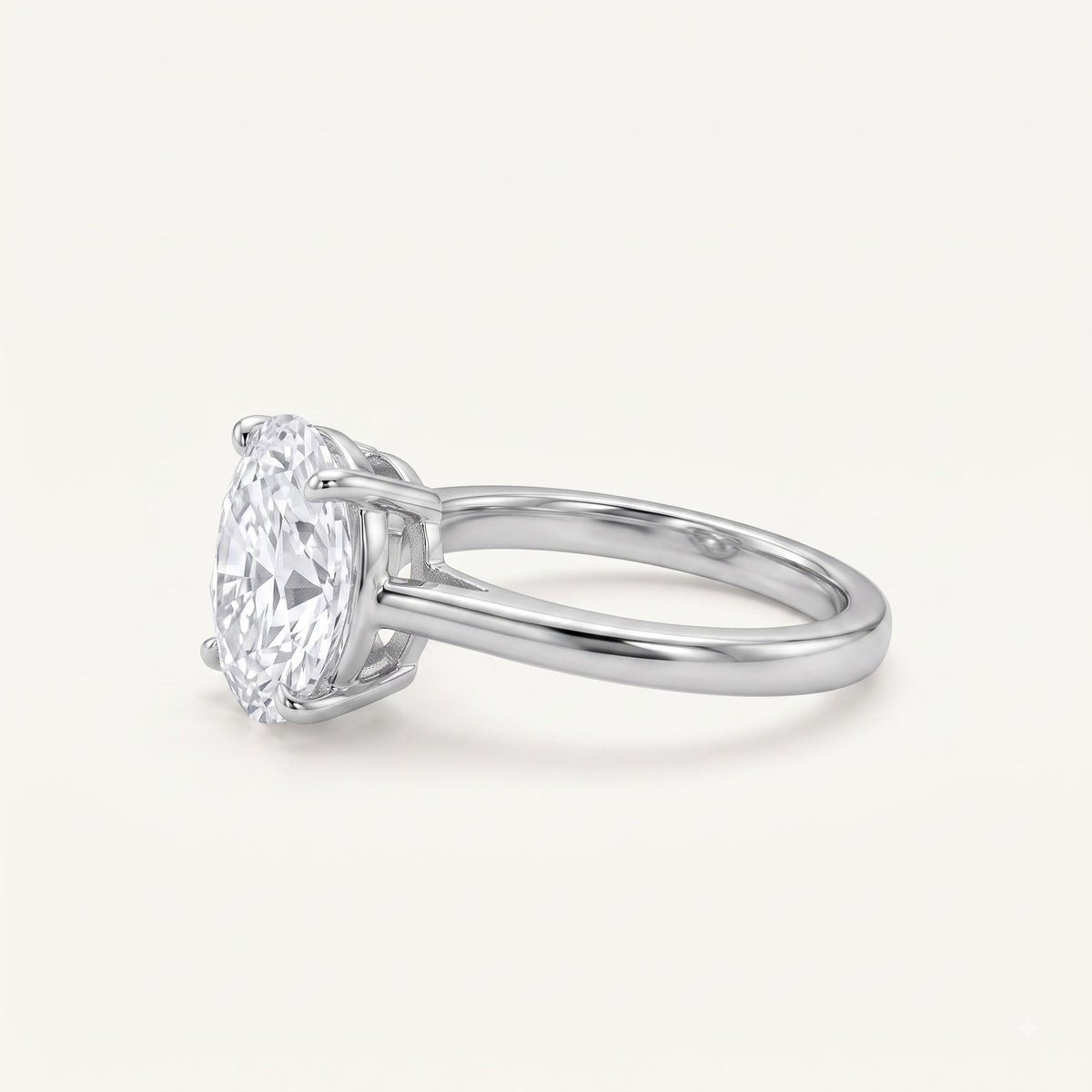Elegant Round Cut Solitaire Statement Ring