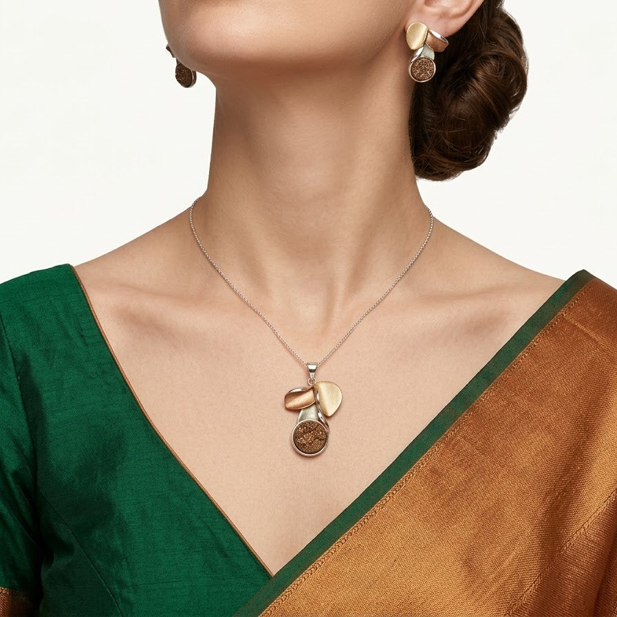 Elegant Leaf-Inspired Necklace & Earrings Set with Textured Round Pendant