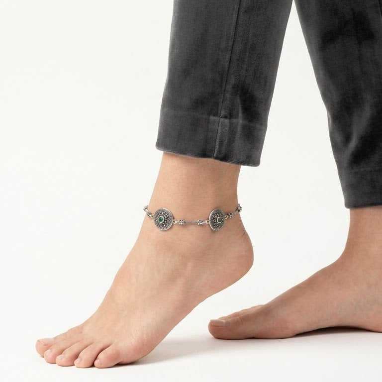 Silver Green Stone Anklet – Vintage-Inspired Ornate Jewellery