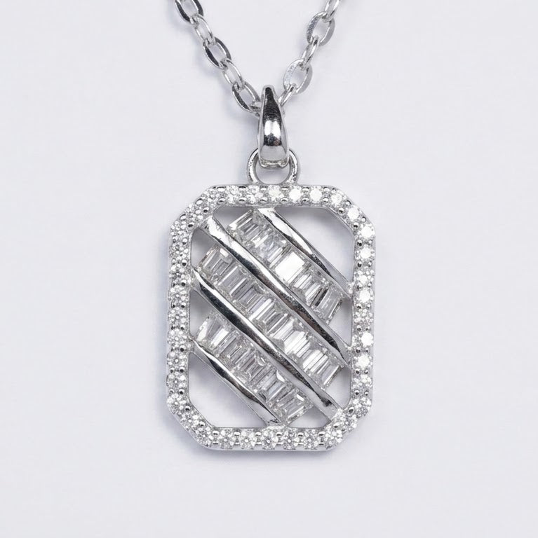 Elegant Rectangular Sparkle Pendant Necklace – Silver Tone