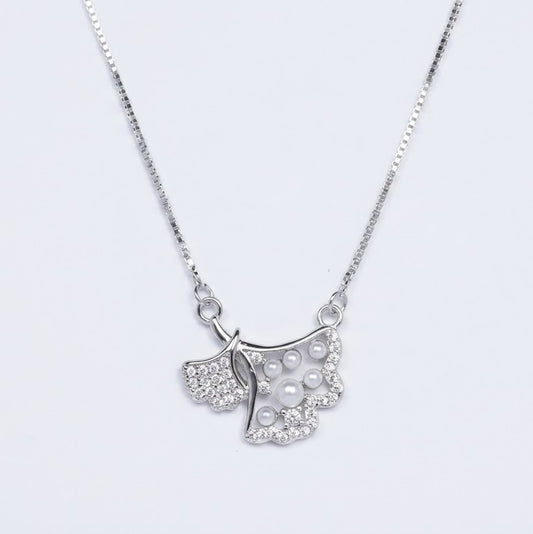 Silver Leaf Pearl Pendant Necklace – Elegant Floral Jewellery